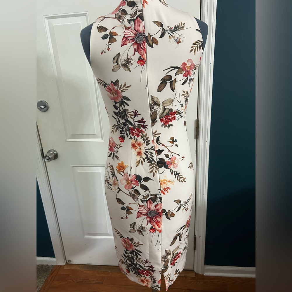 ANTONIO MELANI Ivory Floral Sheath Dress with Pink and Orange Blooms - Picture 3 of 6